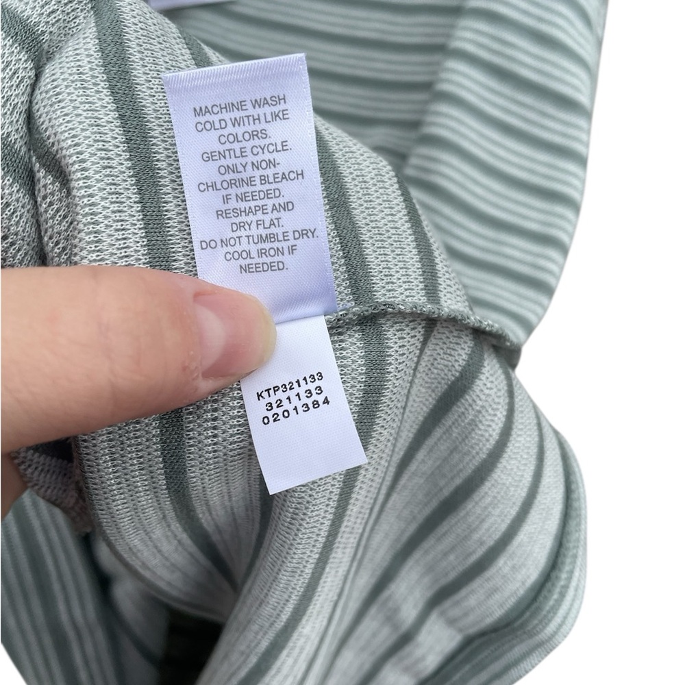 NWT J. JILL Wearever Textured Button-Back English Ivy Cream Striped Top - Picture 9 of 10